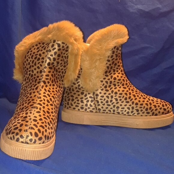 COZETTE-03 FUR SIDE CUT BOOTIES Women – Cheetah - Picture 6 of 7
